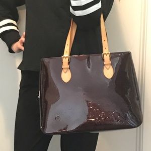 Louis Vuitton Brentwood Amarante Bag M91994